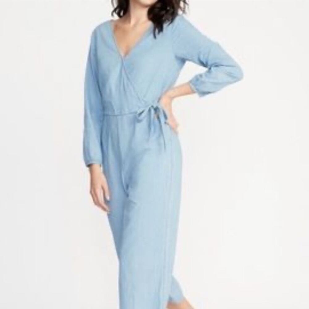 Old Navy Jumpsuit Womens Medium Blue Chambray Long Sleeve Cotton Surplice V-neck
